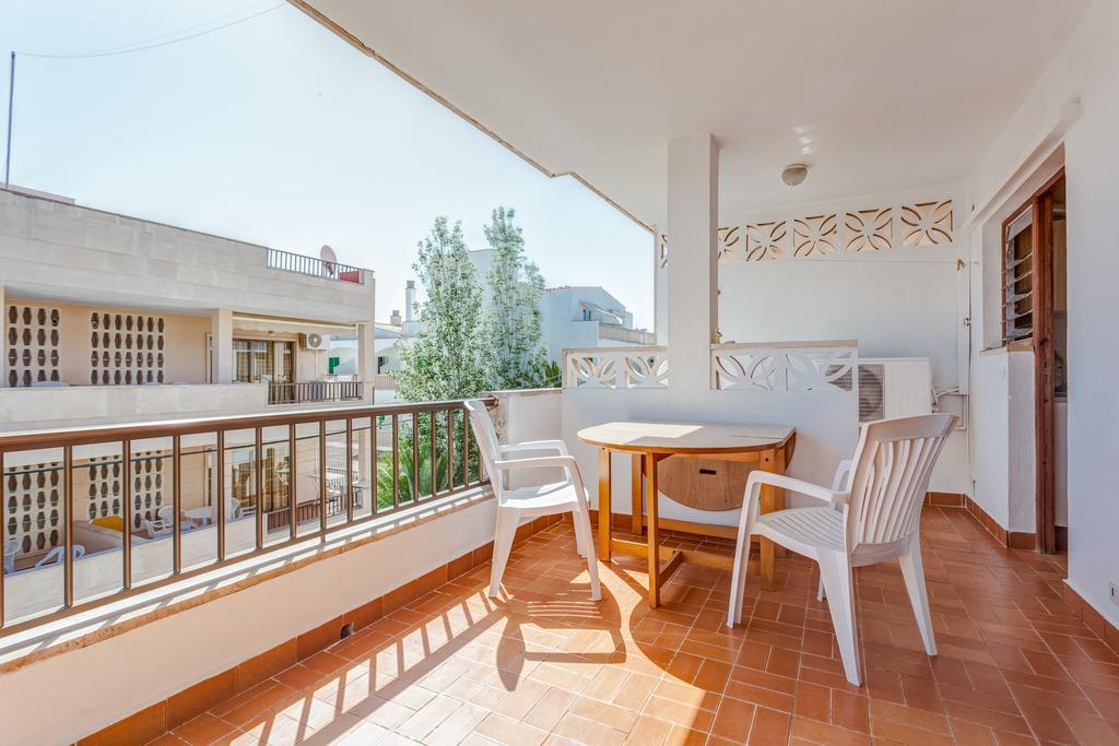 Apartamentos Obrador كولونيا سانت خورذي الغرفة الصورة