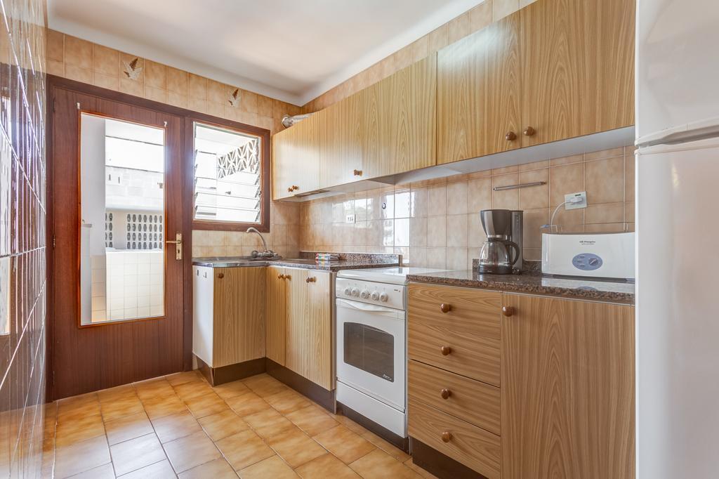 Apartamentos Obrador كولونيا سانت خورذي الغرفة الصورة