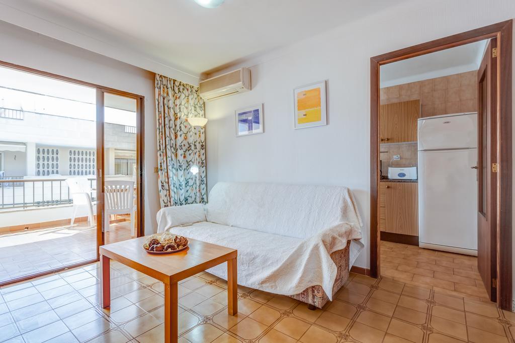 Apartamentos Obrador كولونيا سانت خورذي الغرفة الصورة