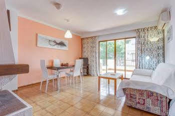 Apartamentos Obrador كولونيا سانت خورذي المظهر الخارجي الصورة
