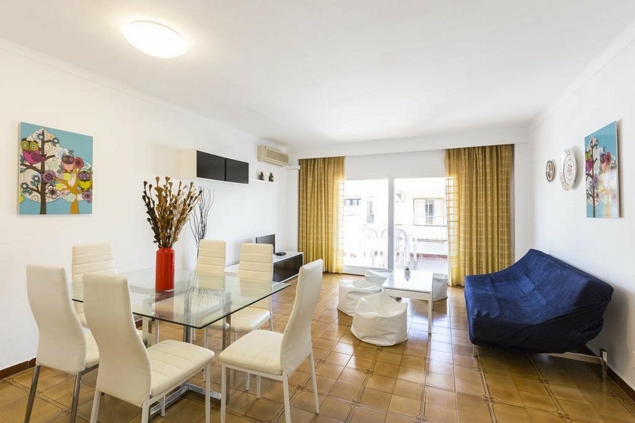 Apartamentos Obrador كولونيا سانت خورذي المظهر الخارجي الصورة